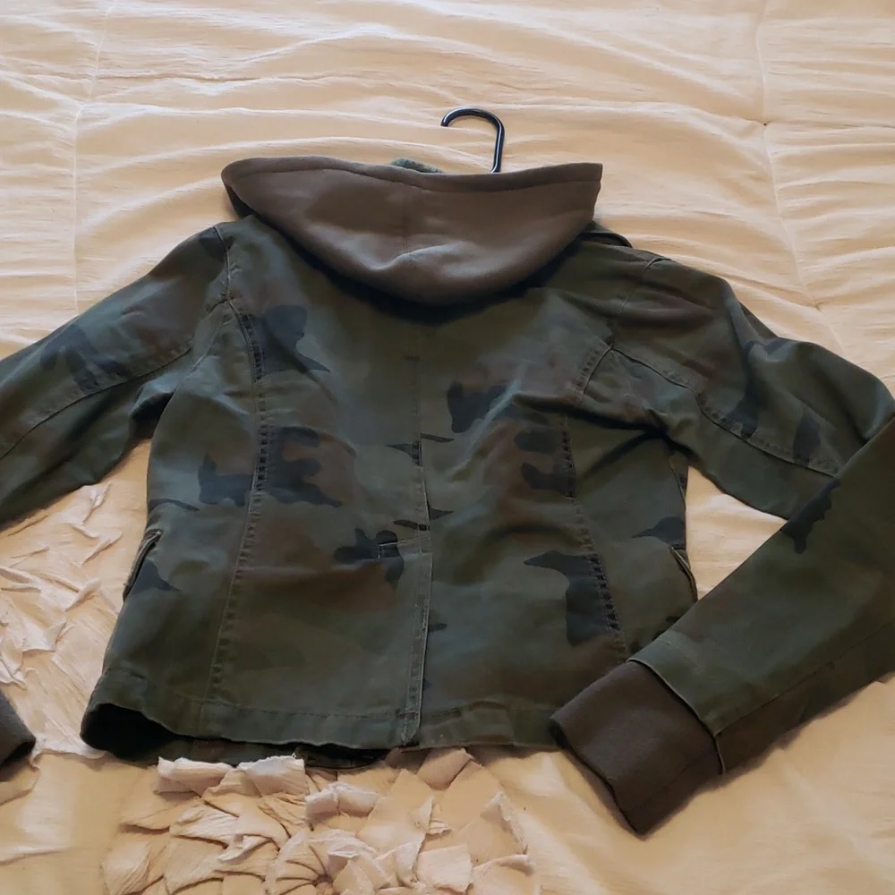 Jacket - Picture 3 of 3